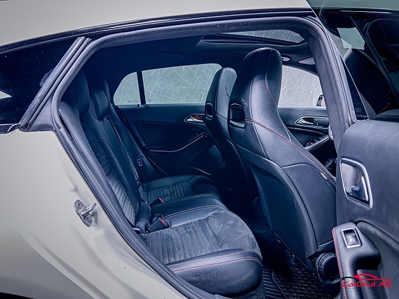 Mercedes-Benz CLA220 d 16 of 30