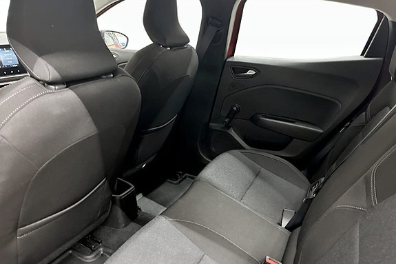 Renault Clio 8 of 9