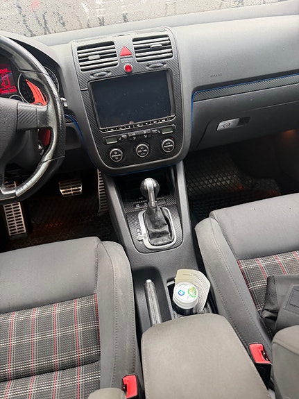 Volkswagen Golf V 9 of 10