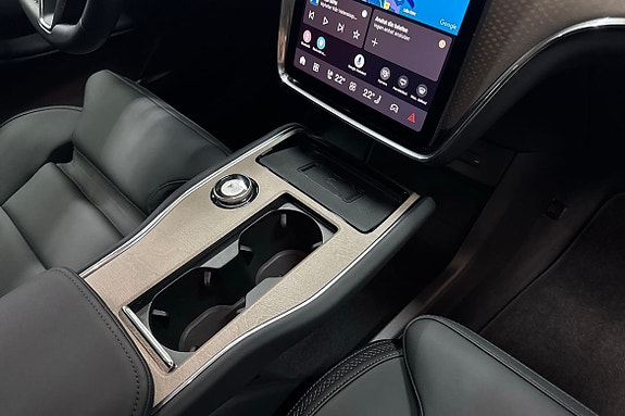 Volvo EX90 23 of 28