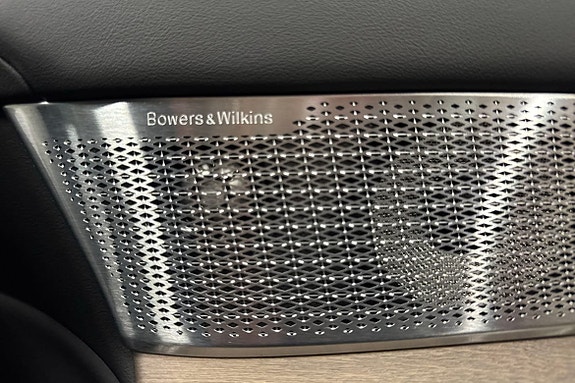 Volvo EX90 24 of 28