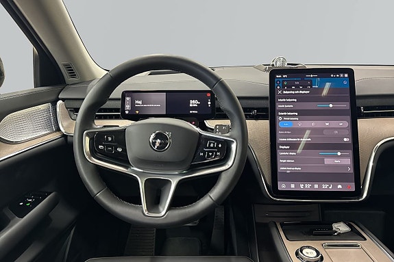 Volvo EX90 11 of 28