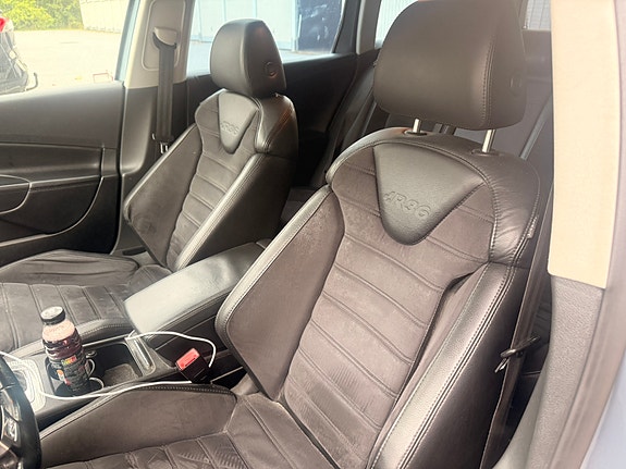 Volkswagen Passat 7 of 14