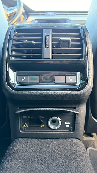Volkswagen Passat 12 of 17