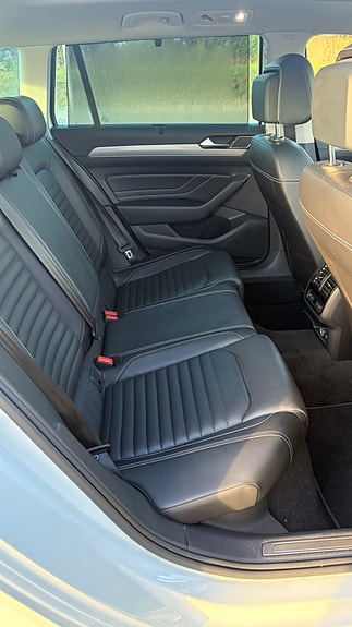 Volkswagen Passat 13 of 17