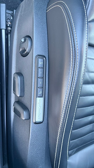 Volkswagen Passat 10 of 17