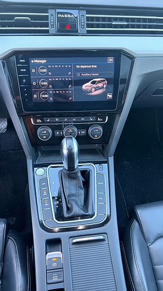 Volkswagen Passat 14 of 17