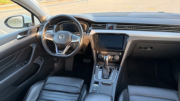 Volkswagen Passat 7 of 17