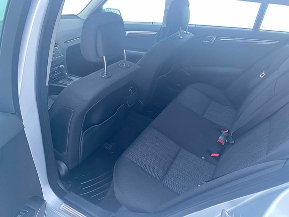 Mercedes-Benz C200 7 of 7