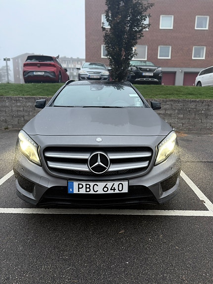 Mercedes-Benz GLA220 d 2 of 22