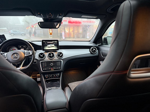 Mercedes-Benz GLA220 d 15 of 22