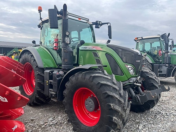 Fendt 724 Vario 2 of 11