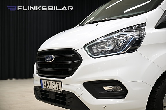 Ford Transit Custom 11 of 26