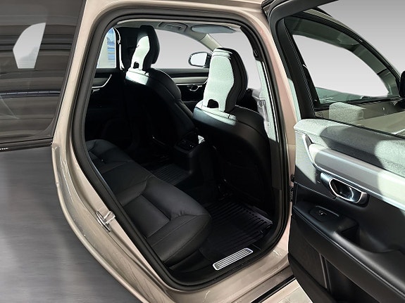 Volvo V90 13 of 17