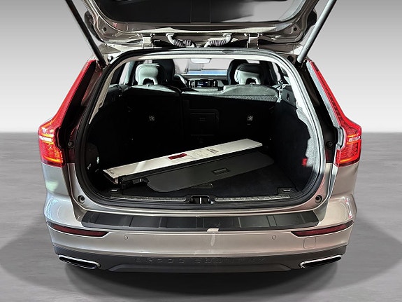 Volvo V60 Cross Country 9 of 16