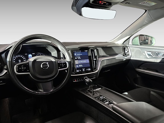 Volvo V60 Cross Country 7 of 16