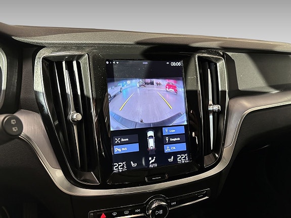 Volvo V60 Cross Country 14 of 16