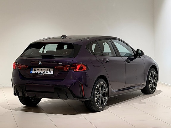 BMW 120 9 of 11