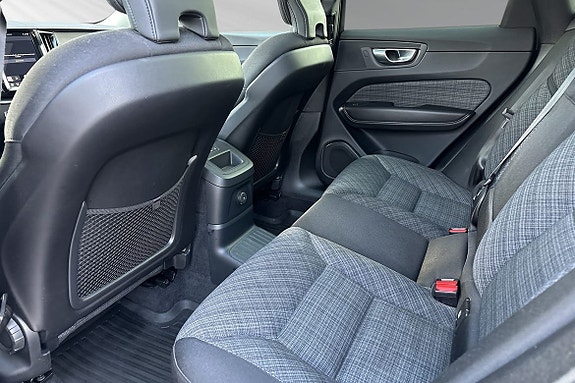 Volvo XC60 8 of 26