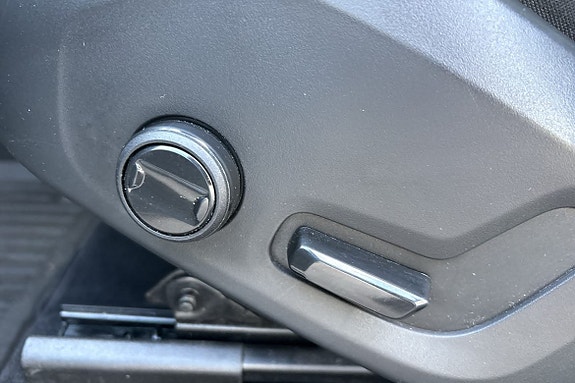 Volvo XC60 19 of 26