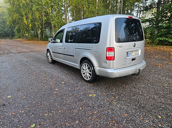 Volkswagen Caddy Maxi 3 of 7