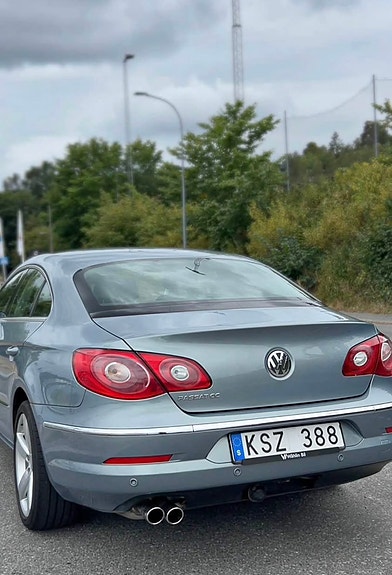 Volkswagen Passat CC 2 of 7