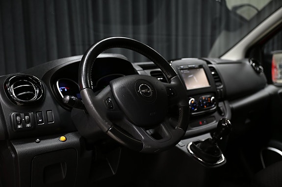 Opel Vivaro 13 of 26
