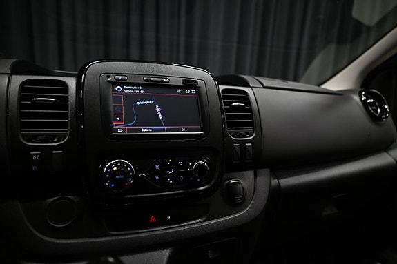 Opel Vivaro 21 of 26