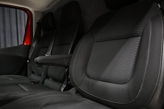Opel Vivaro 15 of 26
