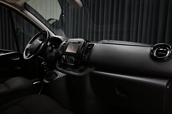 Opel Vivaro 22 of 26
