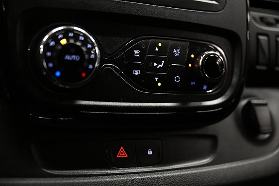 Opel Vivaro 19 of 26