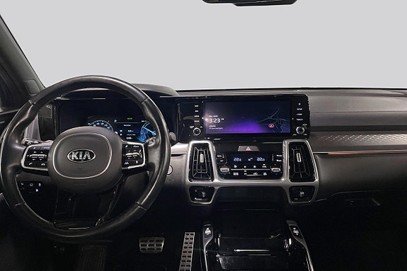 Kia Sorento 9 of 30