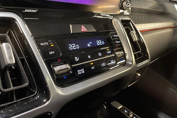 Kia Sorento 15 of 30