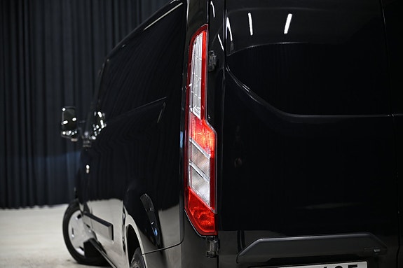 Ford Transit Custom 16 of 30