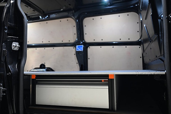 Ford Transit Custom 14 of 30