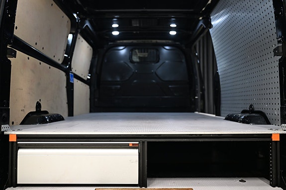 Ford Transit Custom 9 of 30