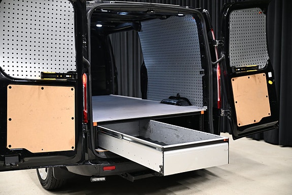 Ford Transit Custom 8 of 30
