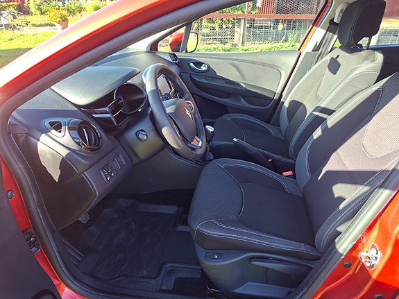 Renault Clio 8 of 9