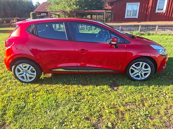 Renault Clio 6 of 9
