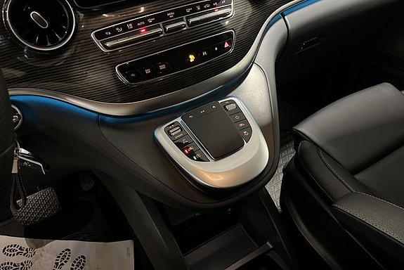 Mercedes-Benz V300 d 12 of 14