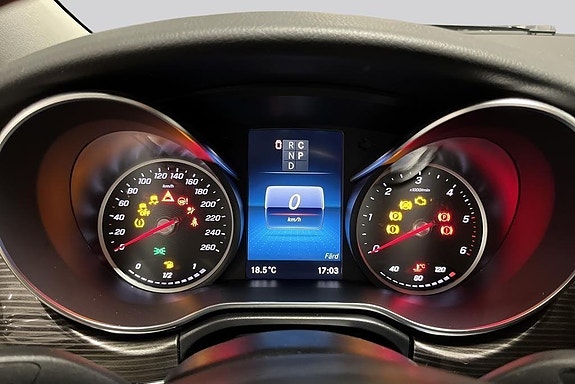 Mercedes-Benz V300 d 10 of 14