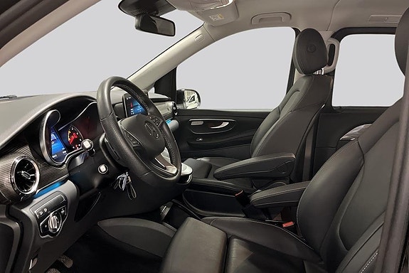 Mercedes-Benz V300 d 8 of 14