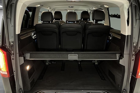 Mercedes-Benz V300 d 14 of 14