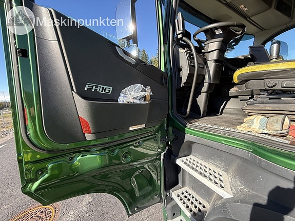 Volvo FH16 650 + jumbo trailer 10 of 27