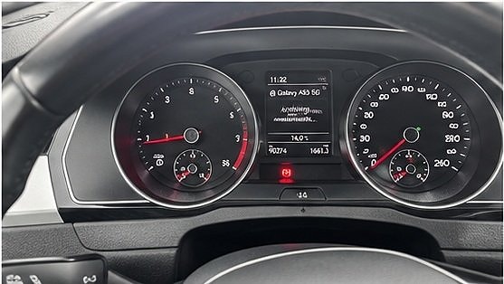 Volkswagen Passat 5 of 10