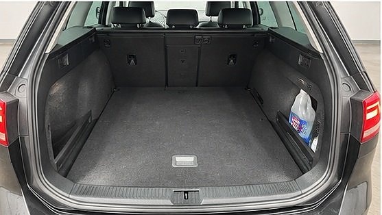 Volkswagen Passat 9 of 10