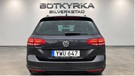 Volkswagen Passat 3 of 10
