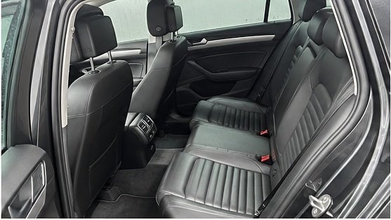 Volkswagen Passat 8 of 10