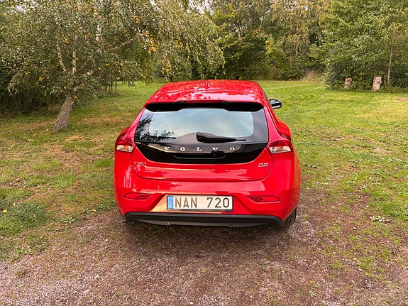 Volvo V40 3 of 9