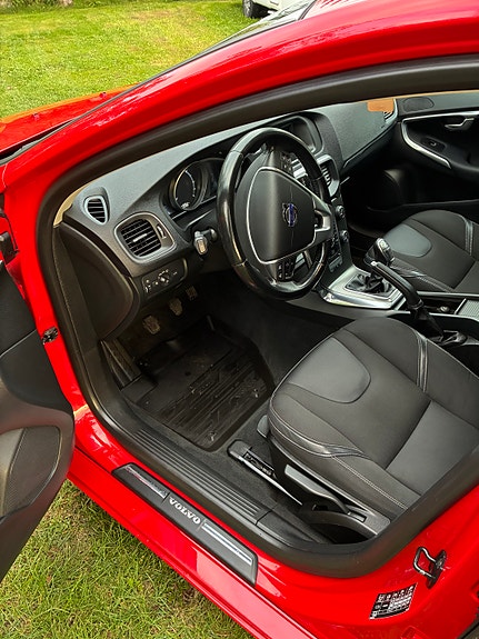Volvo V40 5 of 9